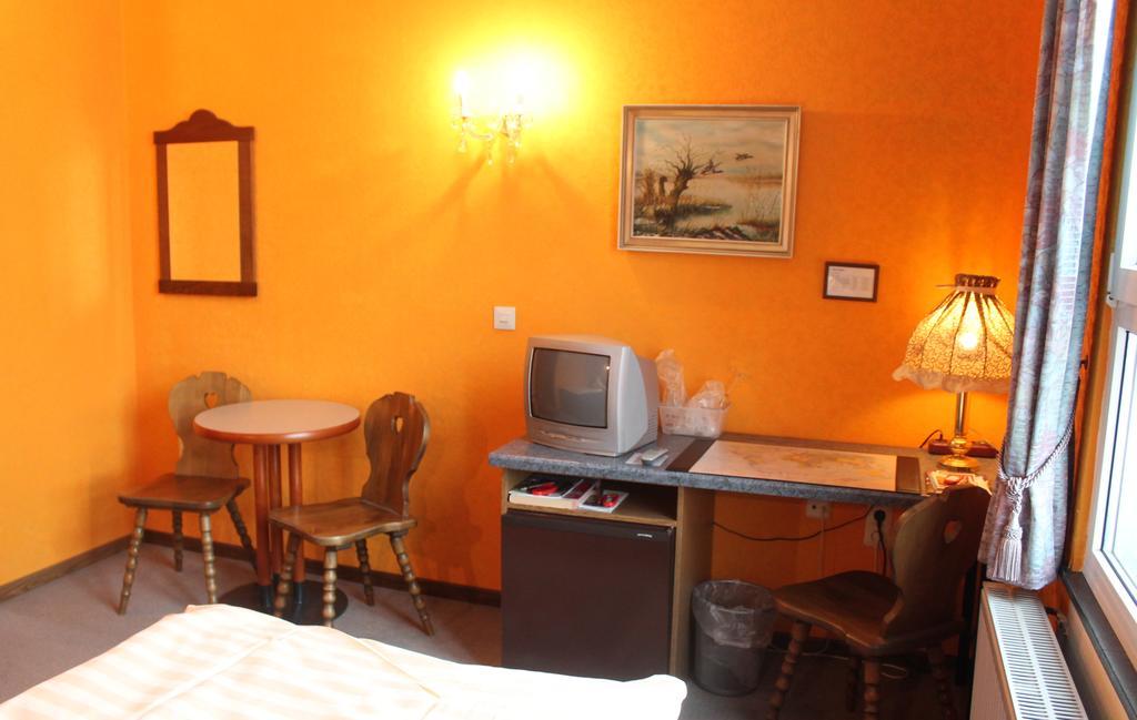 Hotel Adler Düsseldorf Extérieur photo