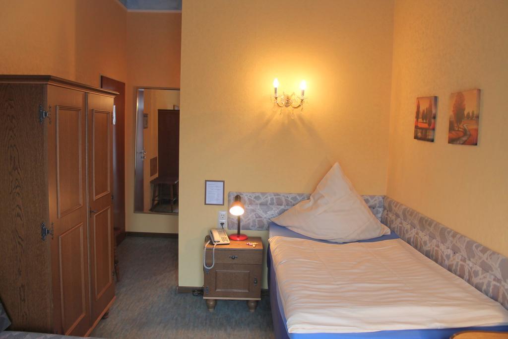 Hotel Adler Düsseldorf Extérieur photo