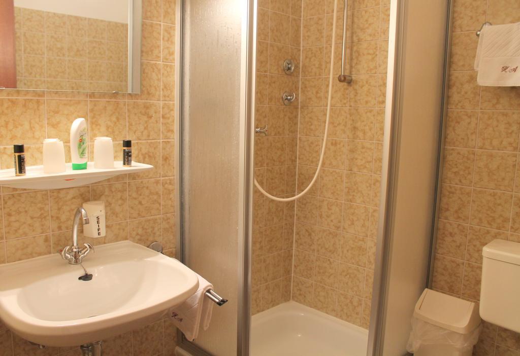 Hotel Adler Düsseldorf Extérieur photo