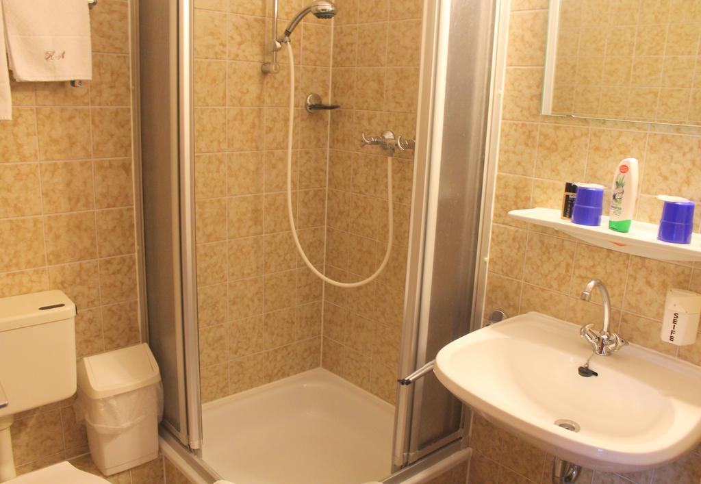 Hotel Adler Düsseldorf Extérieur photo